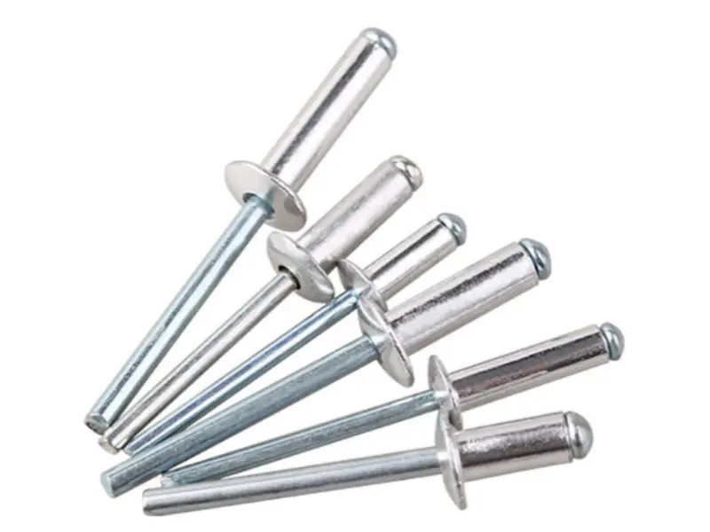 Hva er fordelene med DIN7337-A Open Dome Head Blindnagle Alu Steel Popnagle?
